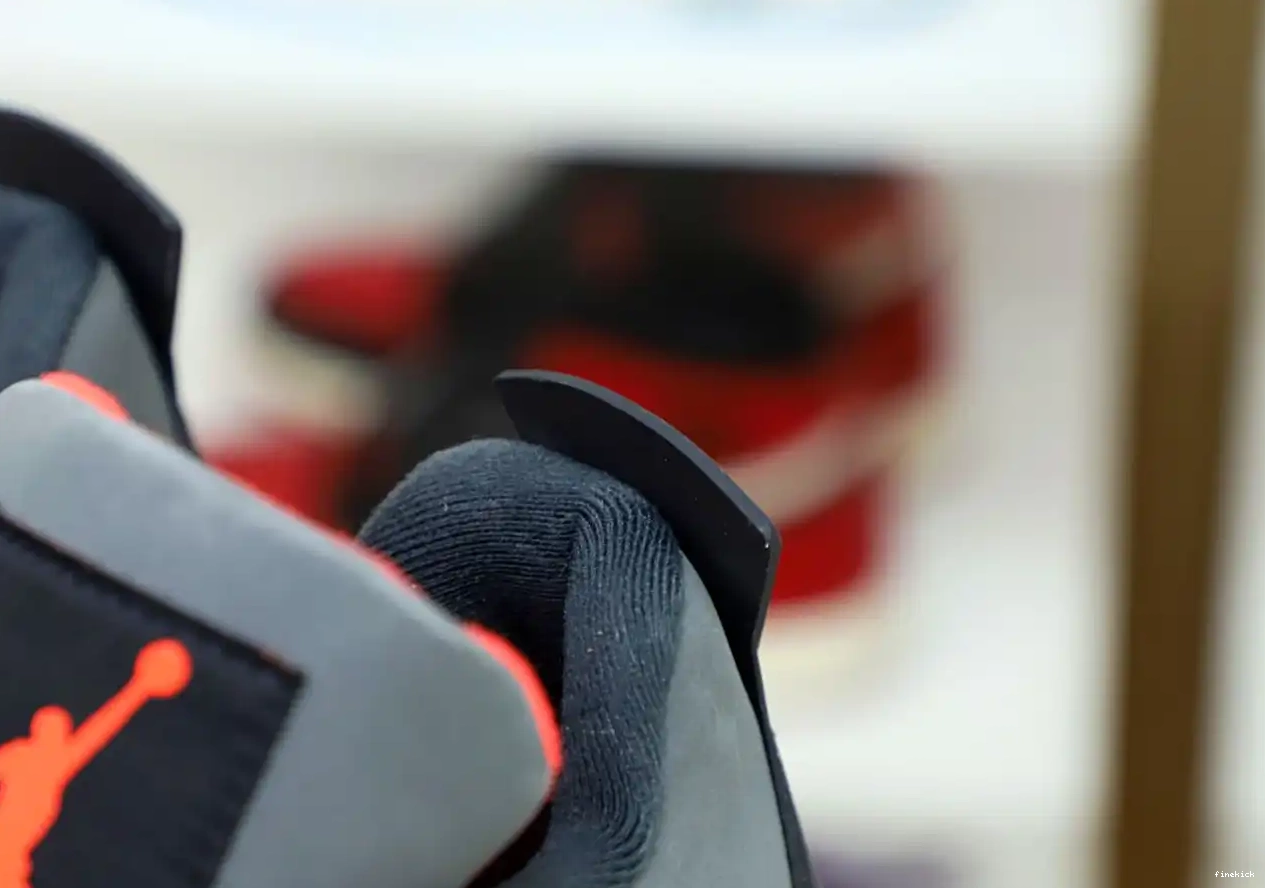 INFRARED AIR JORDAN 4 0528